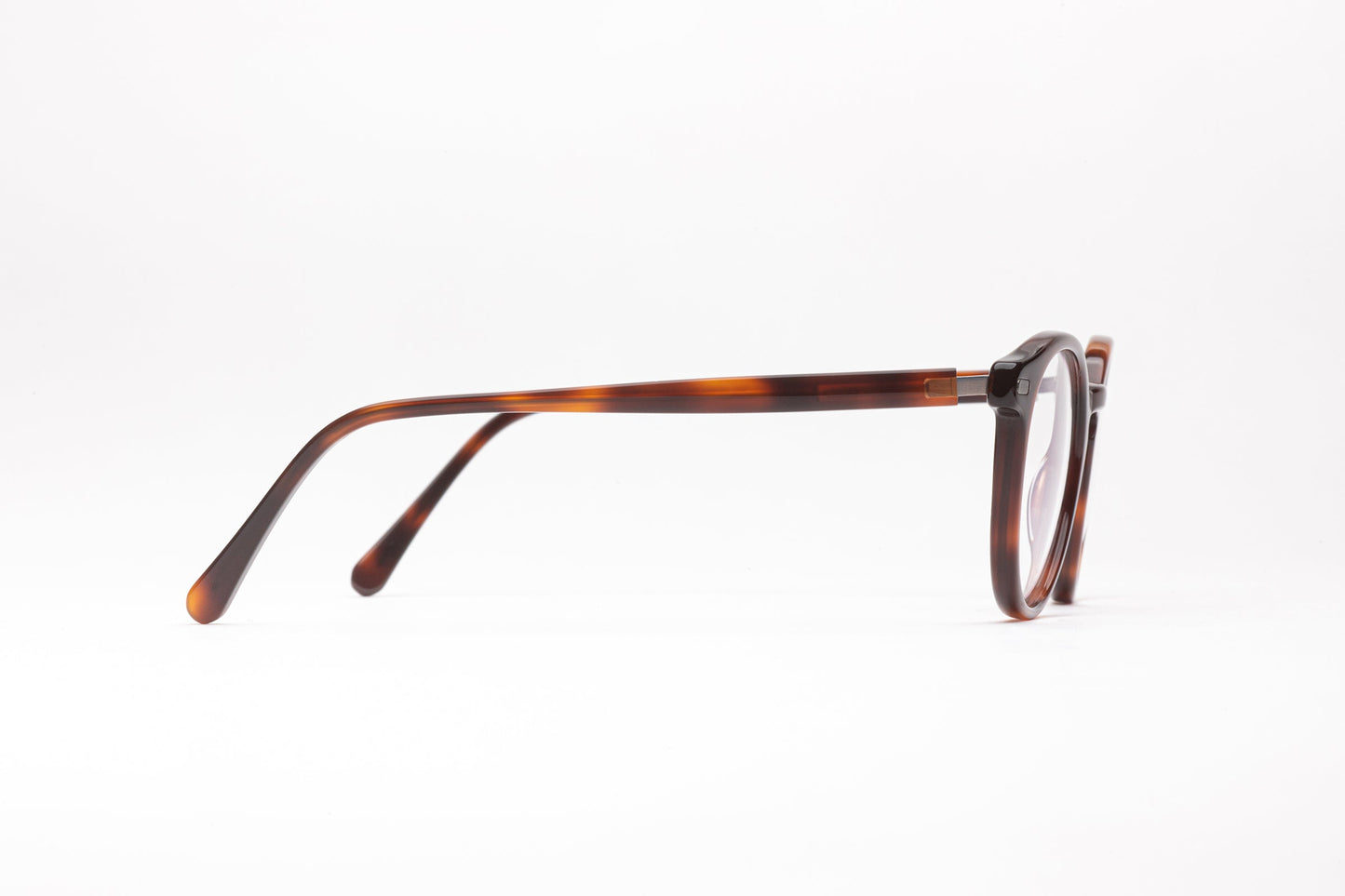 Side View - The Traveler 3 | Round Tortoiseshell Frames - Designer Rx Glasses – Low Nose Bridge