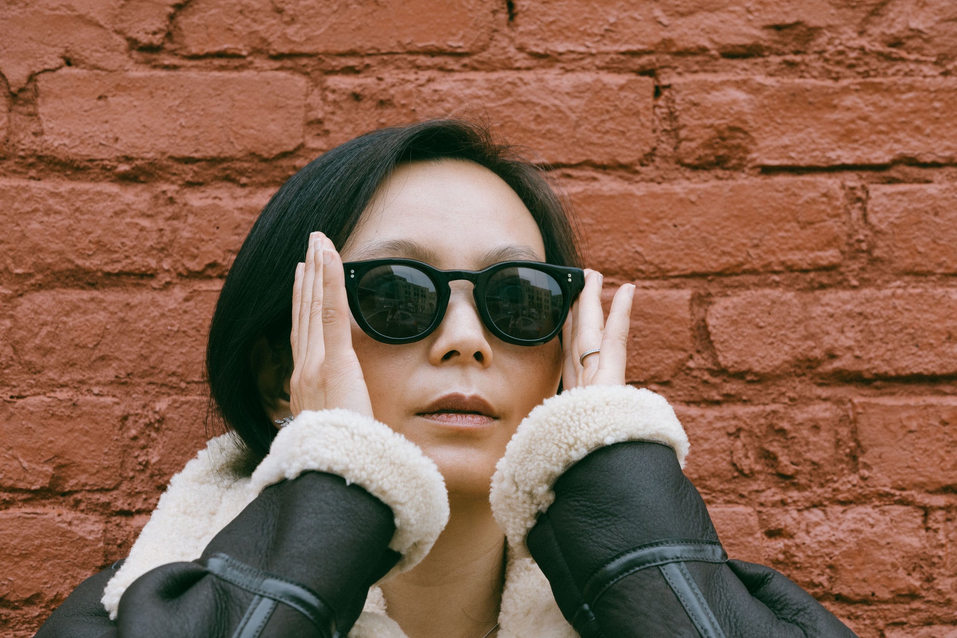 stylish black round sunglasses