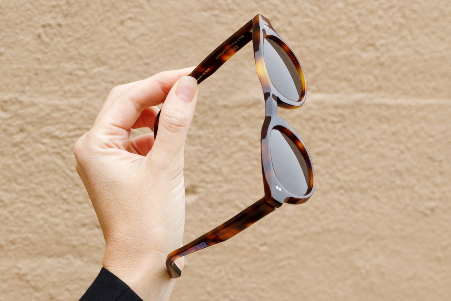 Terry - Round Designer Sunglasses - Tortoise